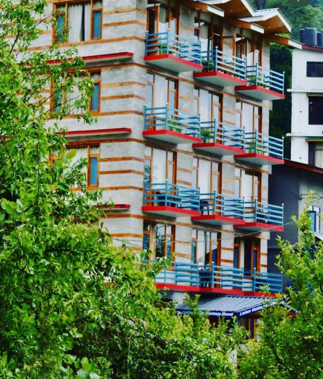 Hotel Himachal Heights Manāli エクステリア 写真