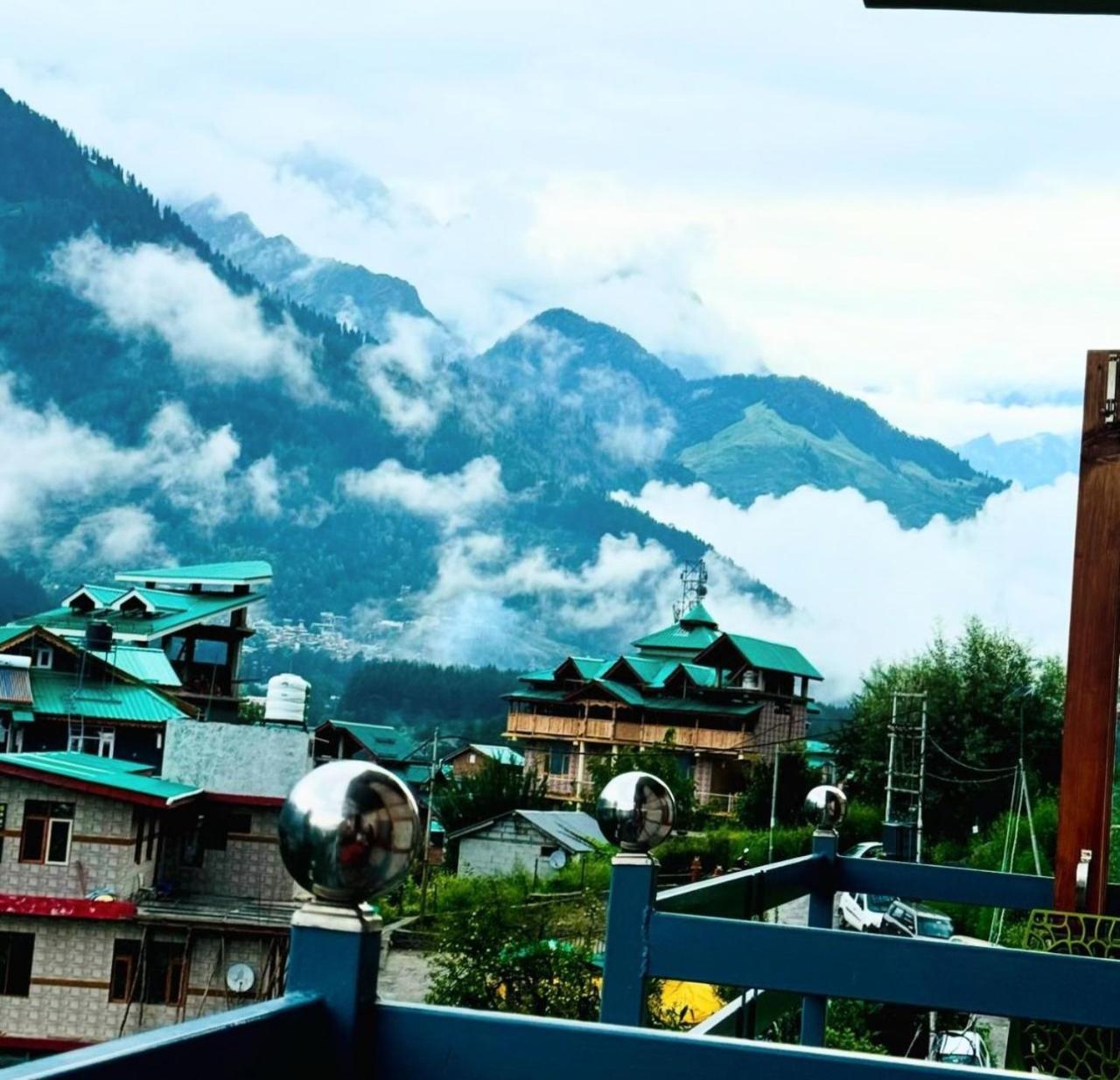 Hotel Himachal Heights Manāli エクステリア 写真