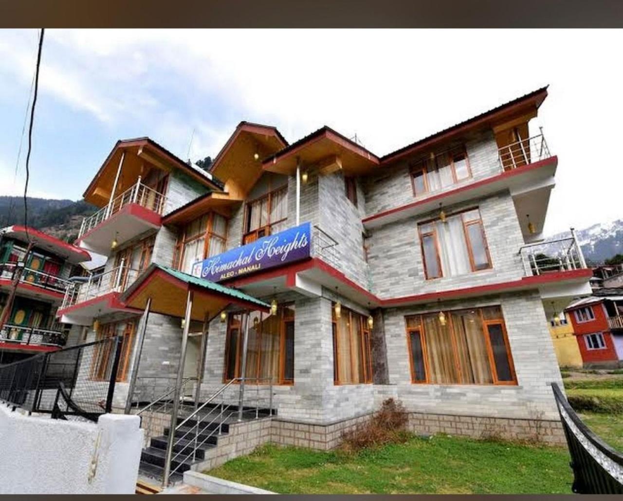 Hotel Himachal Heights Manāli エクステリア 写真